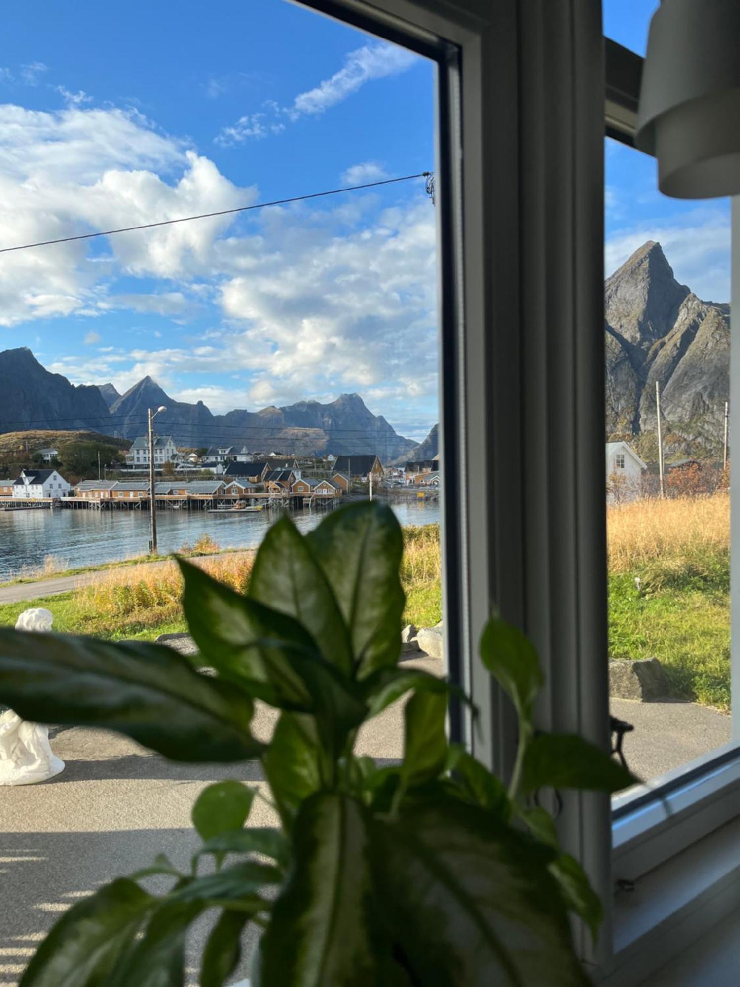 Lofoten Suite Apartments - Rostad Retro Rorbuer Reine Zewnętrze zdjęcie